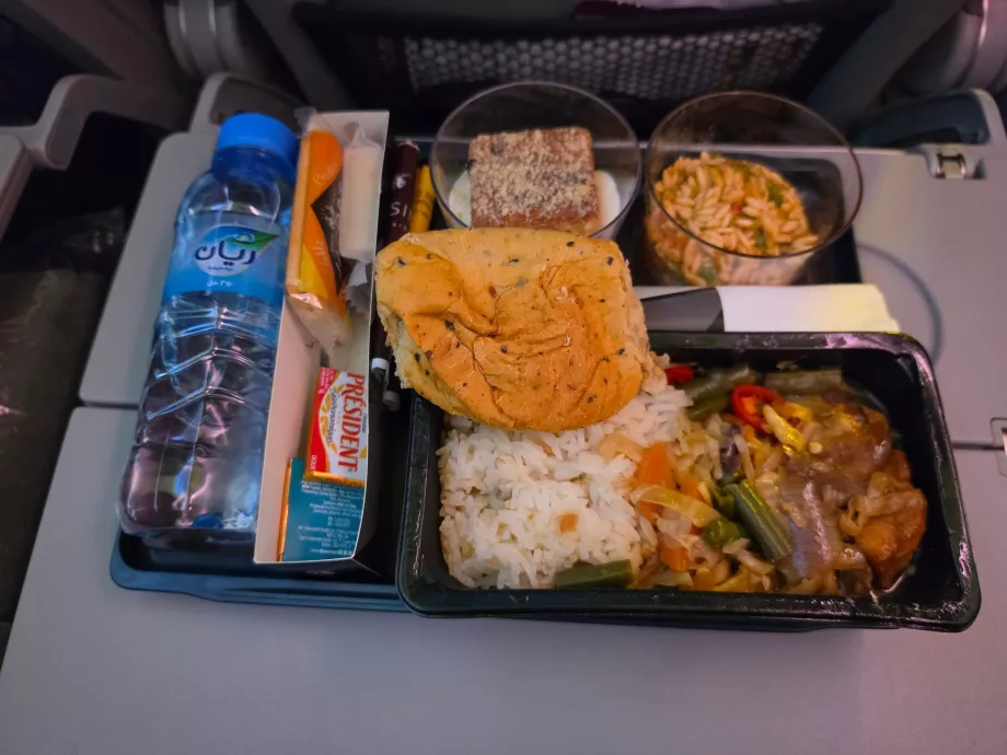 Middag på flygningen PRG-DOH