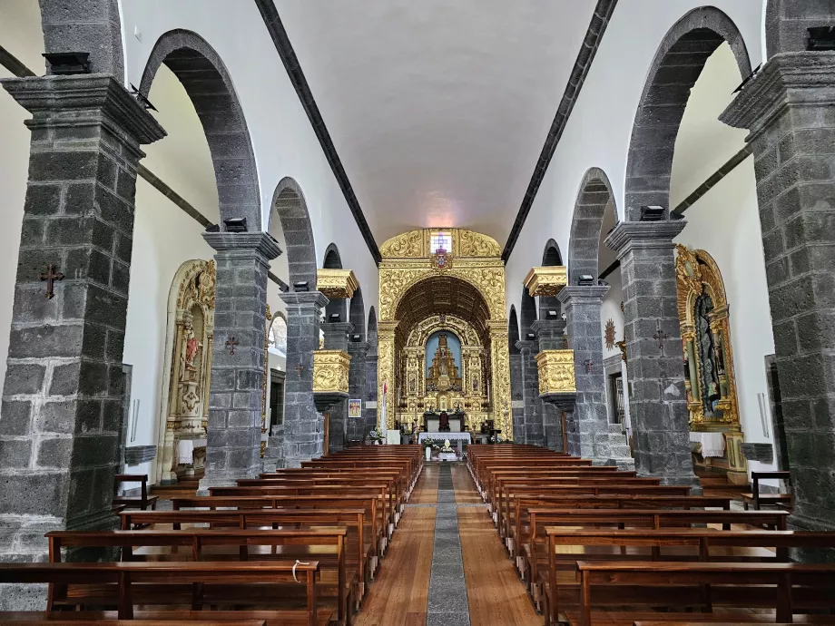 Interiör av kyrkan i Madalena