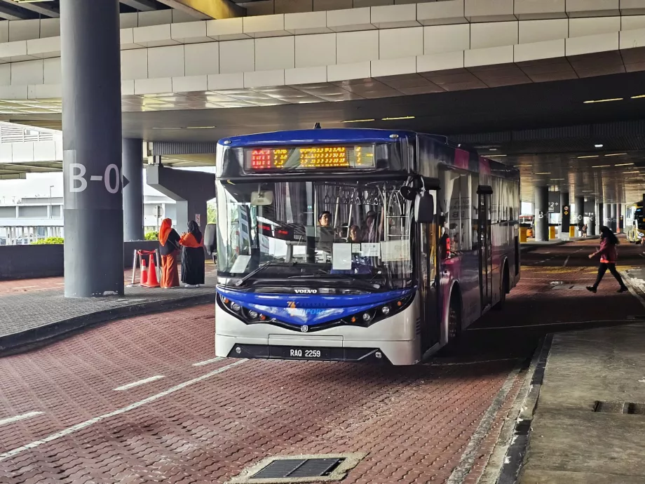 Skyttelbuss mellan terminalerna