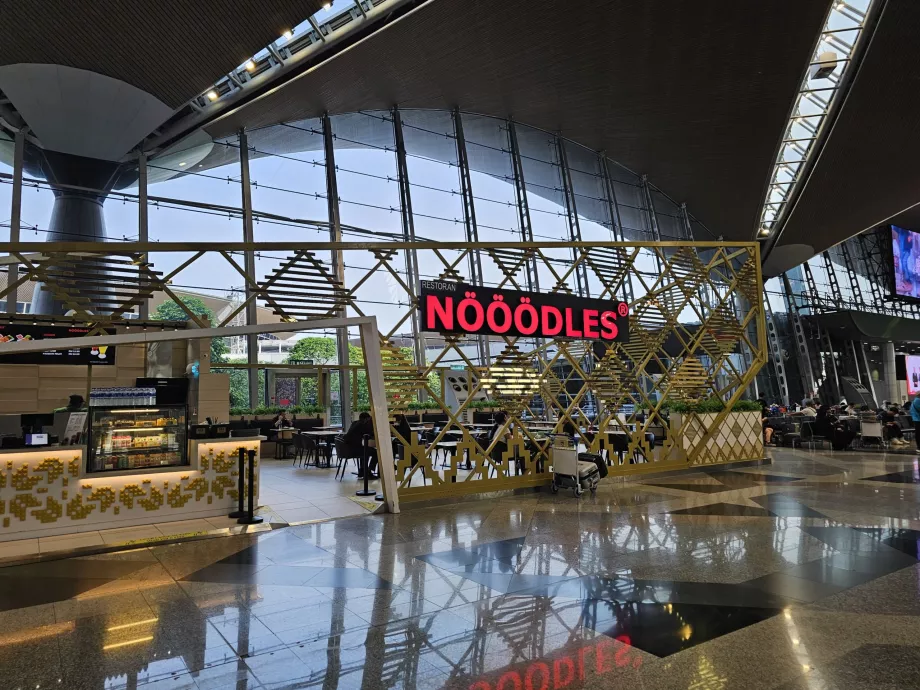 Restaurang Nööödles, publikt område, Terminal 1