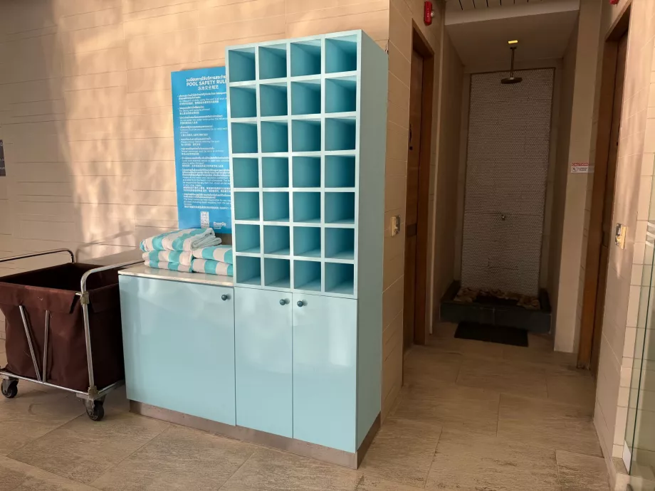 Handdukar vid poolen