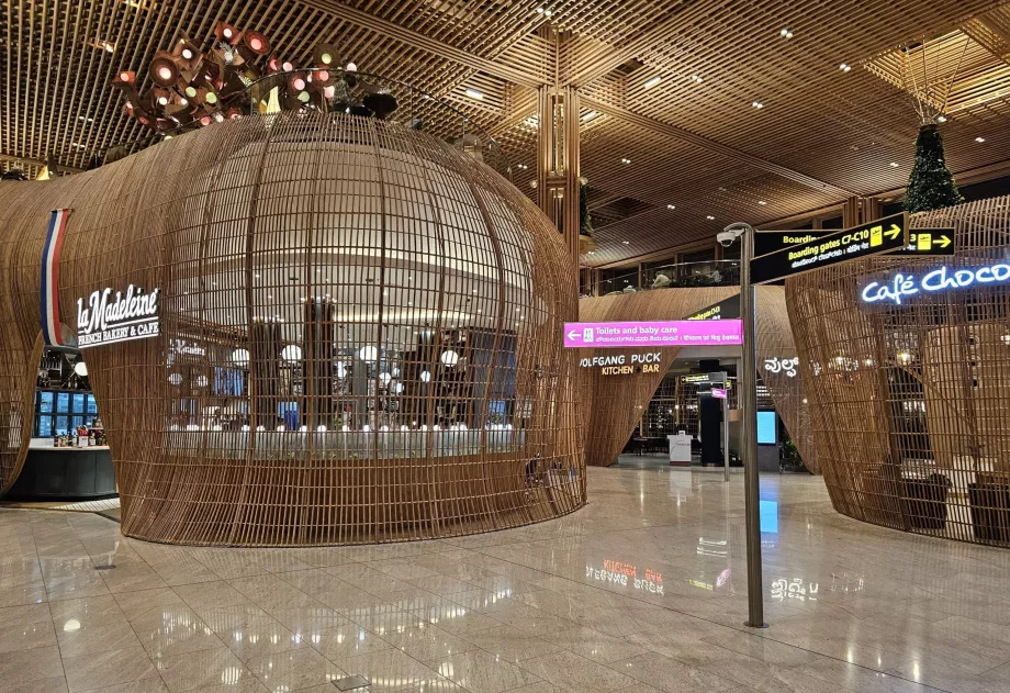 Restauranger och caféer, Terminal 2