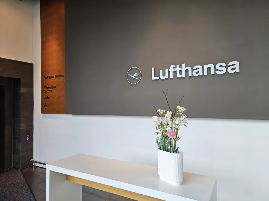 Entrélobbyn till First Class-terminalen