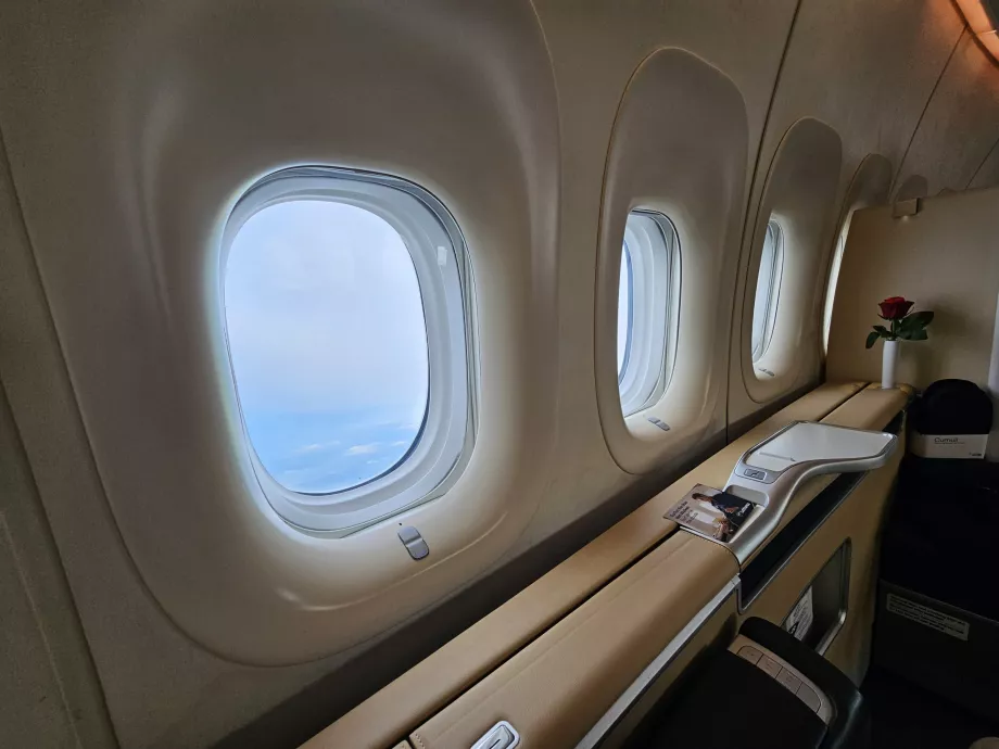 Fönster och förvaringsfack