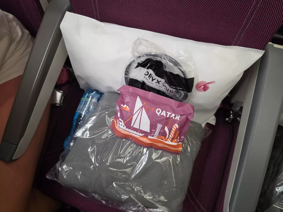 Det viktigaste att ha med sig på en långdistansflygning i ekonomiklass