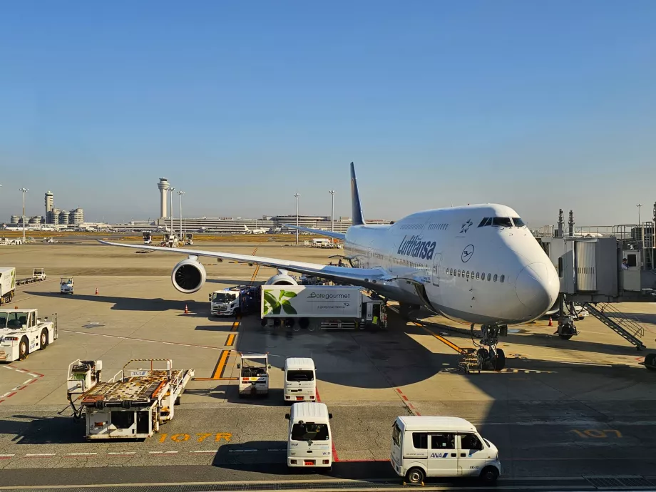Boeing 747-8 på Haneda flygplats