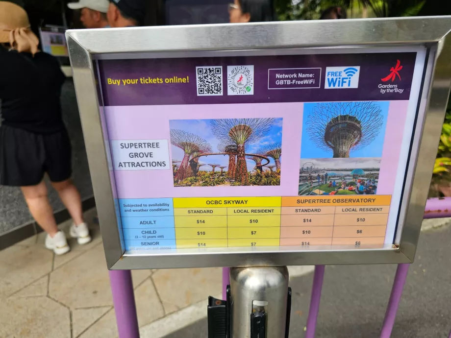 Gardens by the Bay, ingång till Supertree Observatory