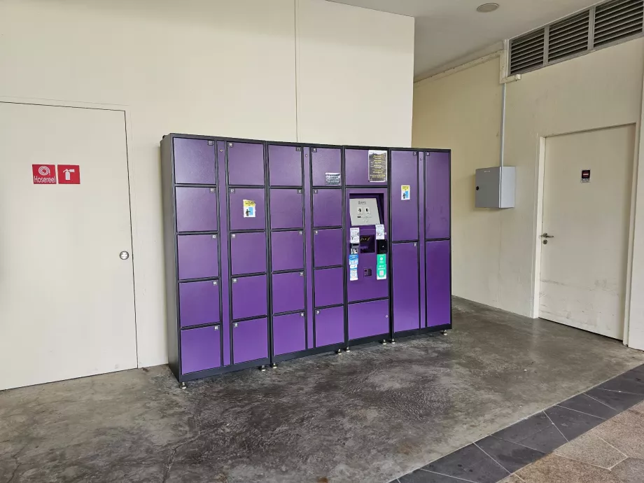 Bagageförvaring vid huvudentrén