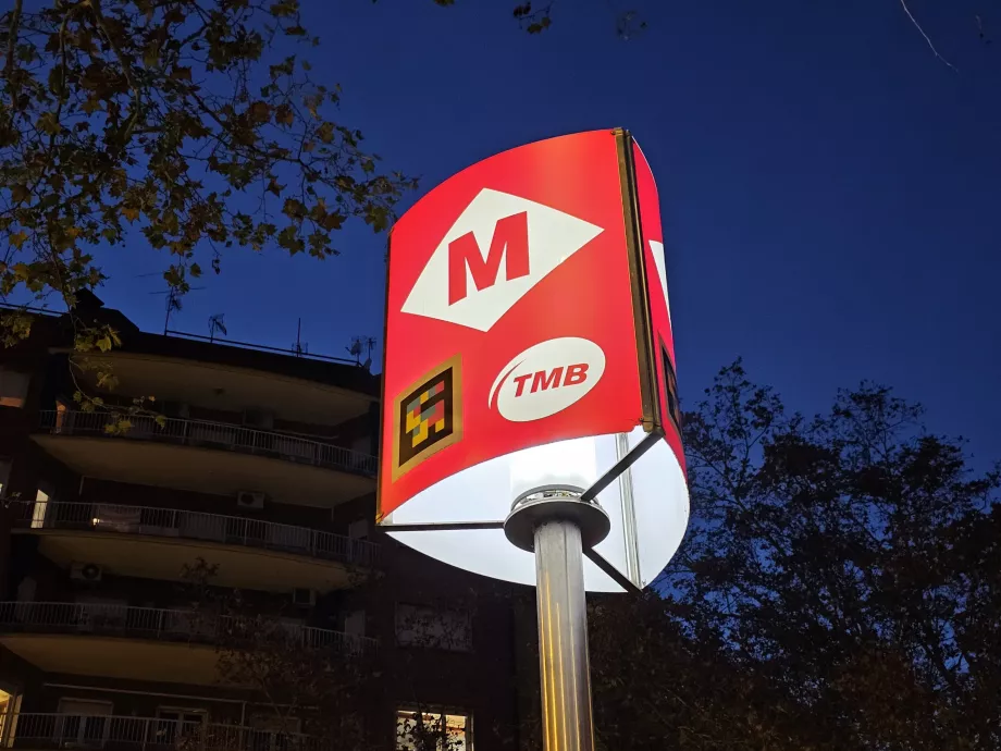 Markerar entrén till tunnelbanan