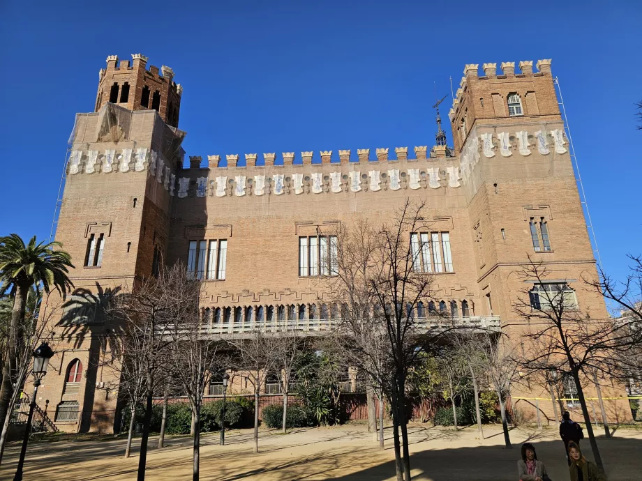 De tre drakarnas slott
