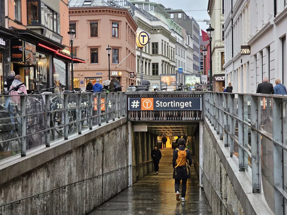 Ingång till tunnelbanan