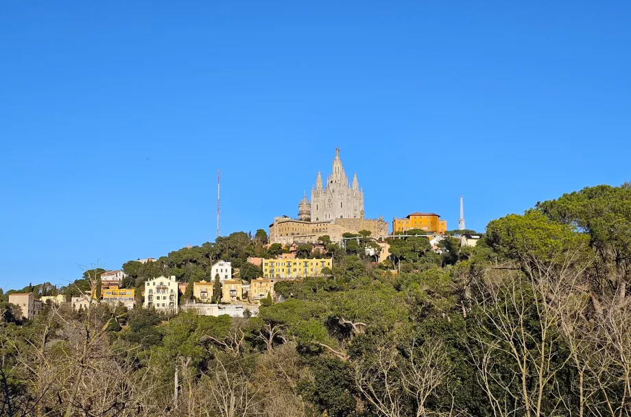 Utsikt över Tibidabo kyrka