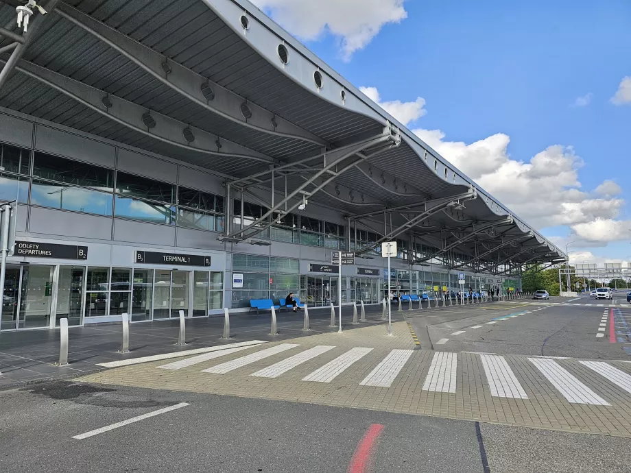 Terminal 1, avgångar