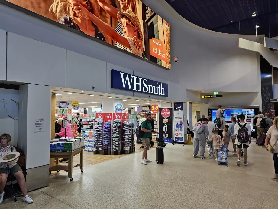WHSmith firar