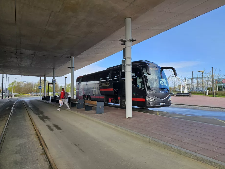 Hållplats för långdistansbussar