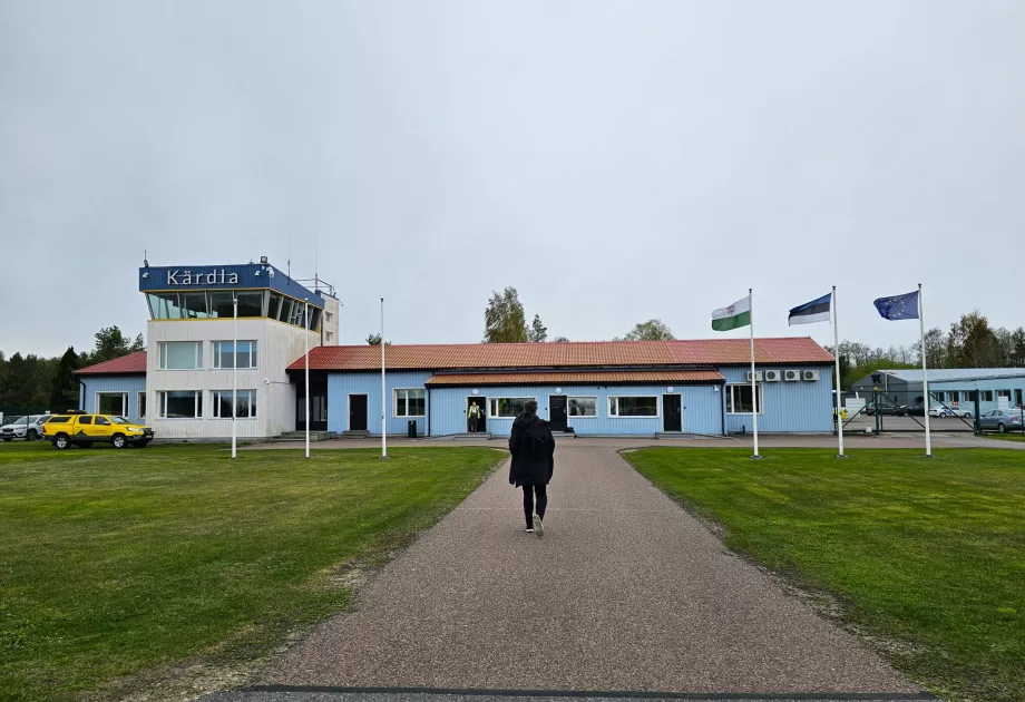 ankomst till flygplatsen Kärdla