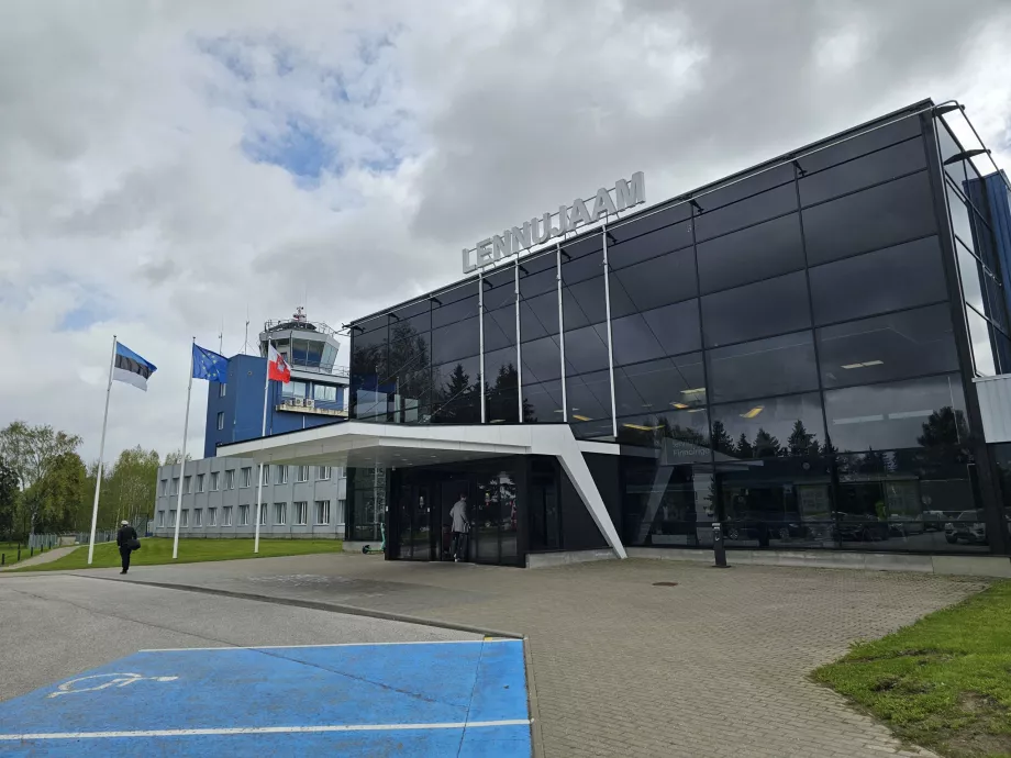 ankomst till flygplatsen Tartu