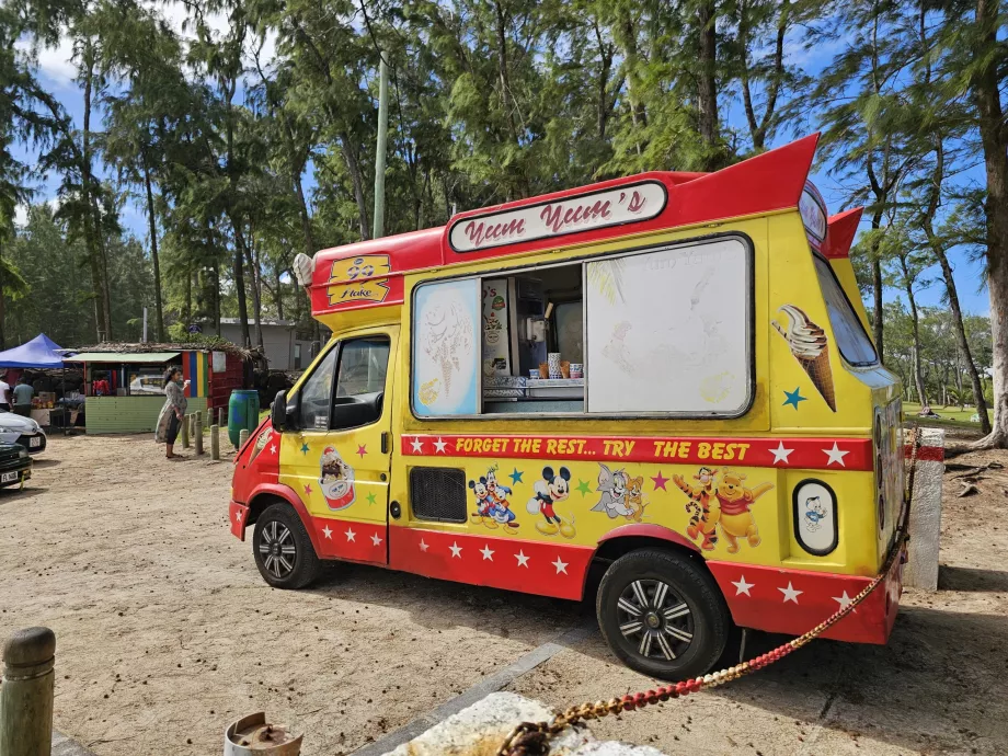 Glassstånd på stranden La Cambuse