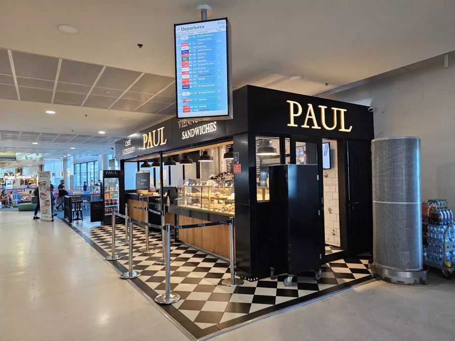 Paul Bakery i transitområdet