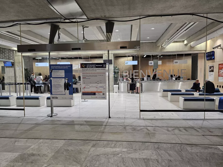 Biljettkontor för kollektivtrafikbiljetter, terminaler 2