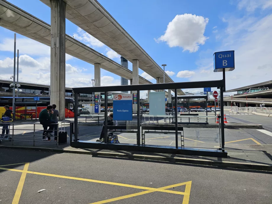RoissyBus-hållplats mellan terminalerna 2E och 2F