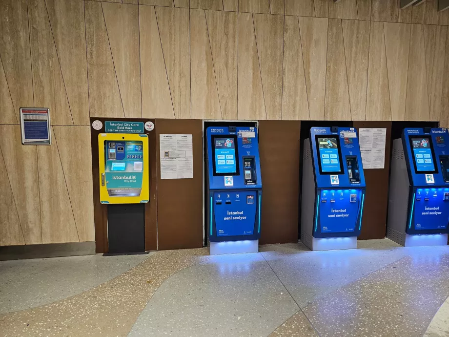 Blå maskiner - Istanbulkart, gul-turkos för Istanbul City Card