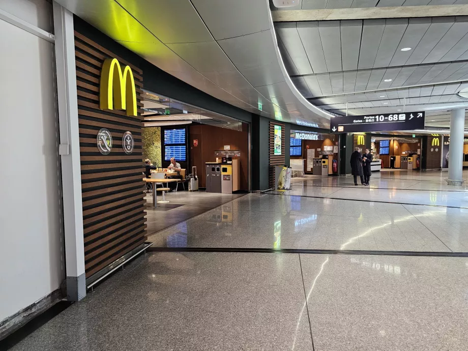 McDonald's, Terminal 1, allmänt område