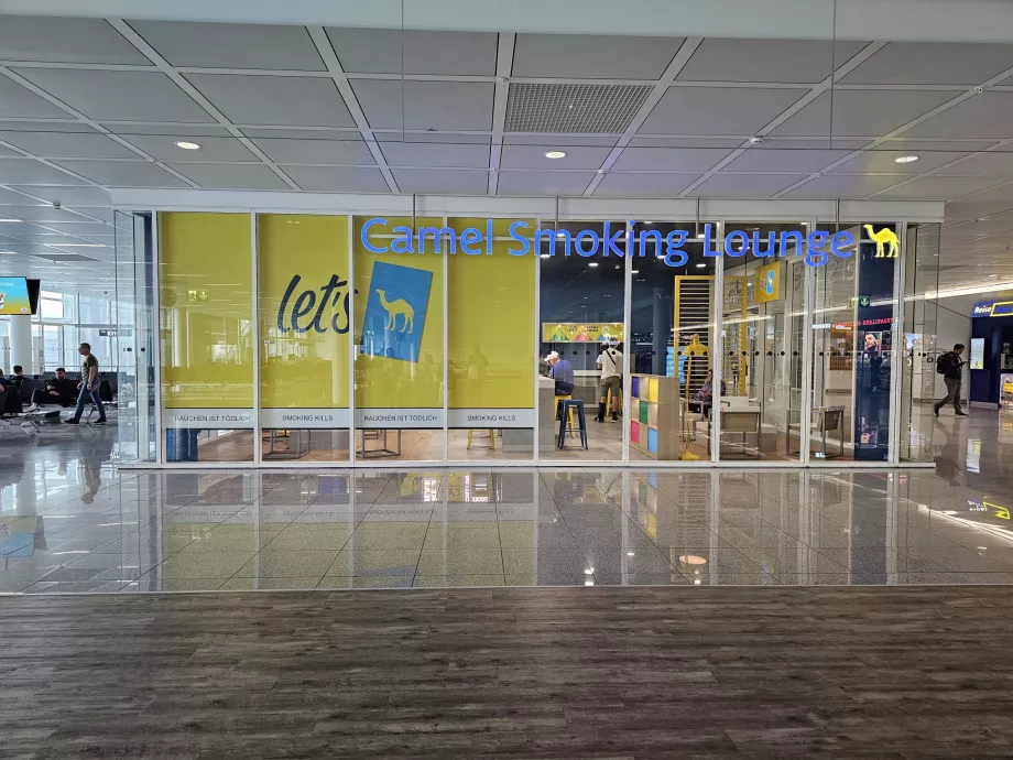 Röklounger i transitzonen