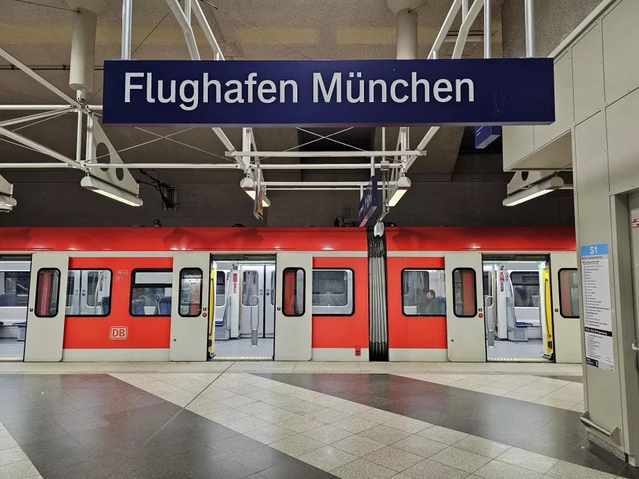 MUC Flygplats Station