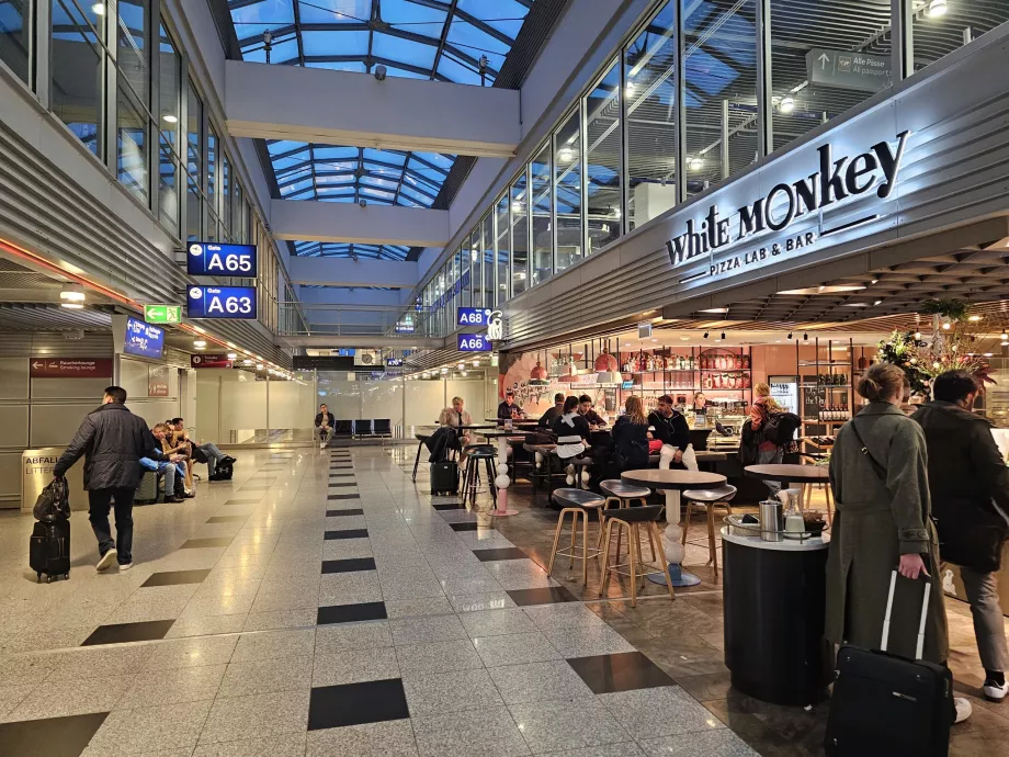 Restaurang i transitområde