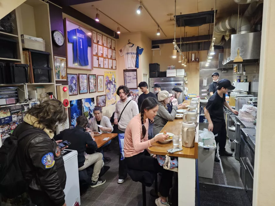 Hinoya Curry, interiör