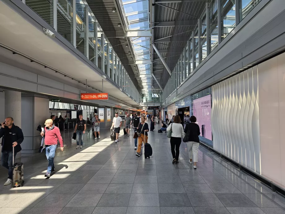 Transitsektion av WAW flygplats