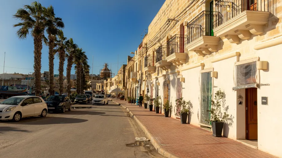 Marsaxlokk strandpromenad
