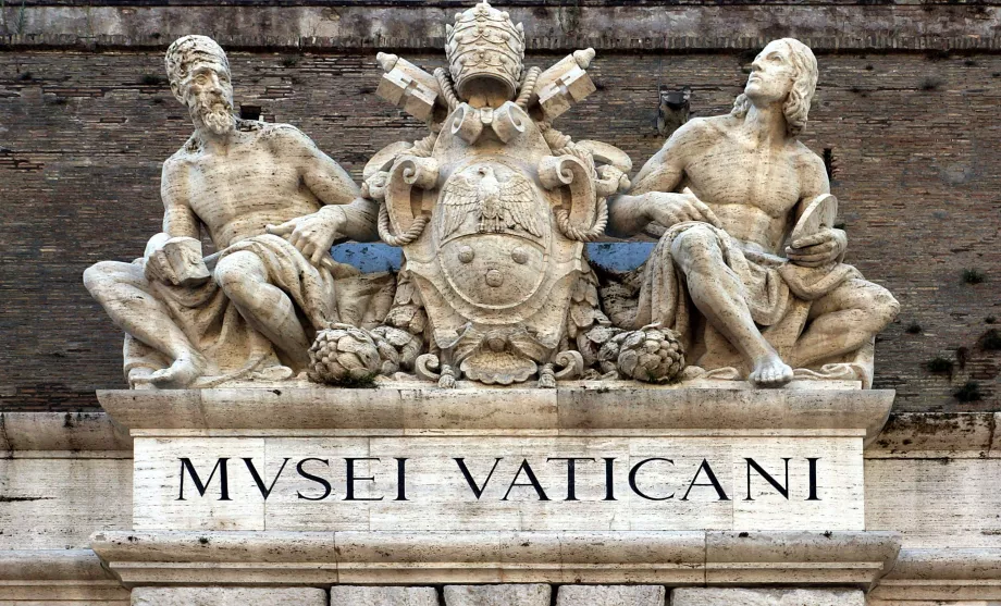 Musei Vaticani inskription