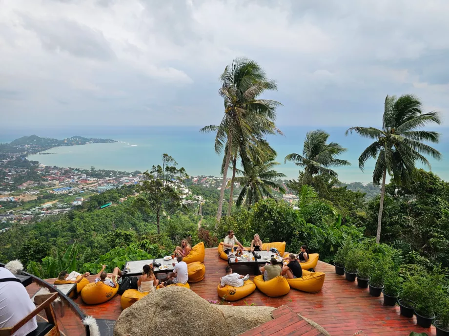 Restaurang vid överlappande sten 2