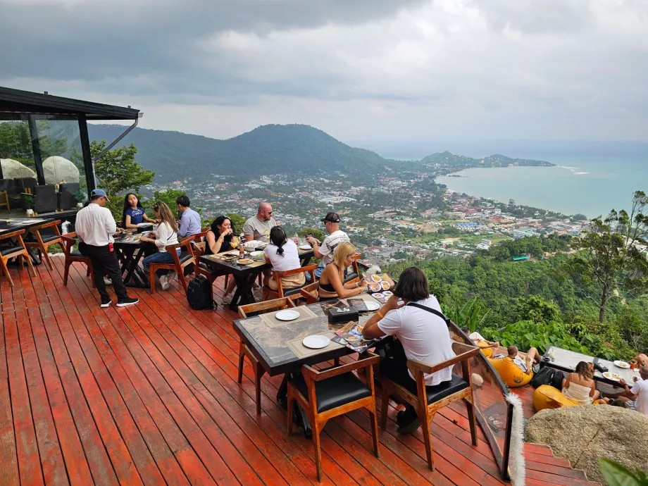 Restaurang vid överlappande sten 2