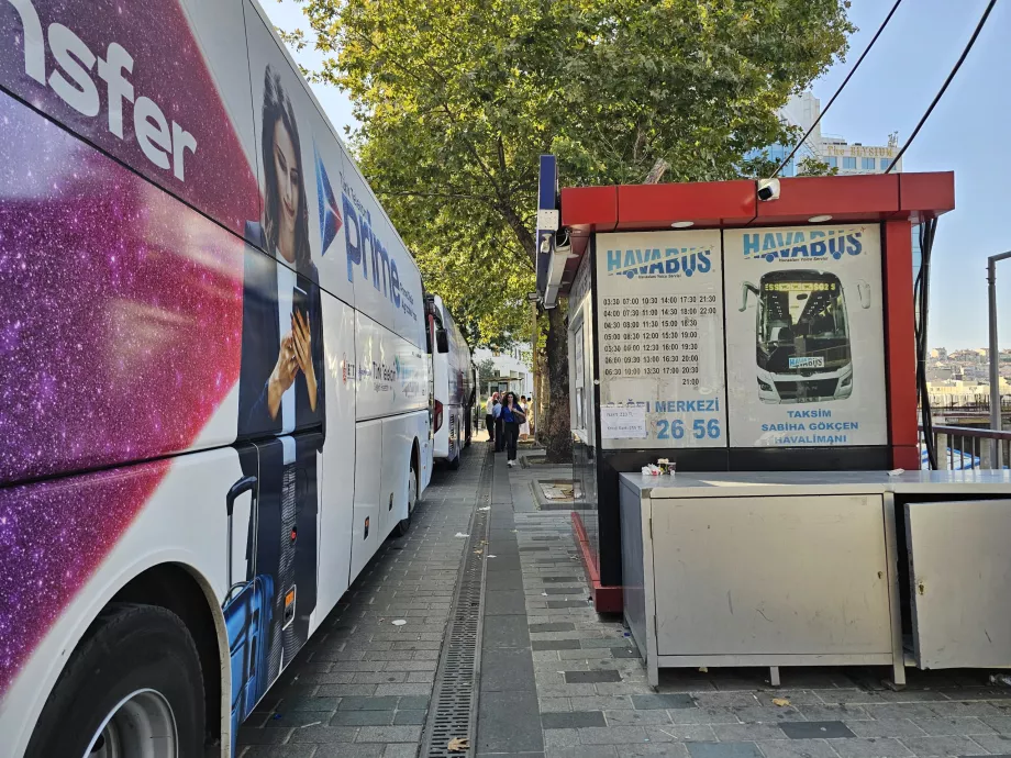 Busshållplats vid Taksim Square