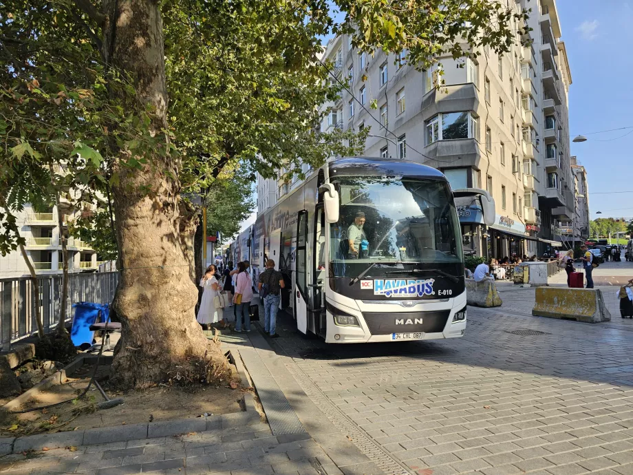 Havabus riktning Sabiha Gokcen Flygplats till Taksim Square