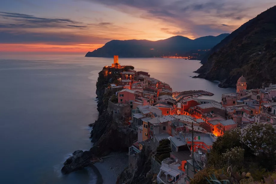 Natt Vernazza från utkikstornet