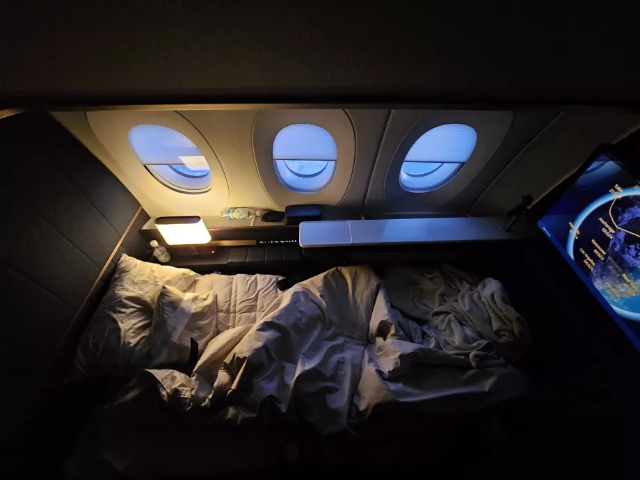 Utfällbar soffa på sängen