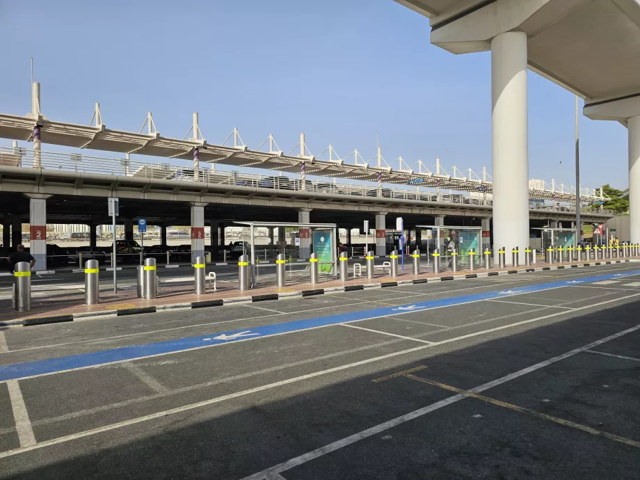 Busshållplatser för kollektivtrafik, Terminal 1
