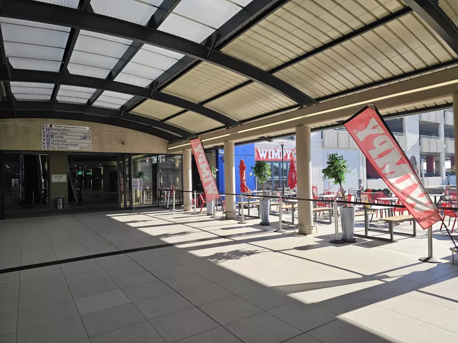 Wimpy i byggnaden mittemot terminalen