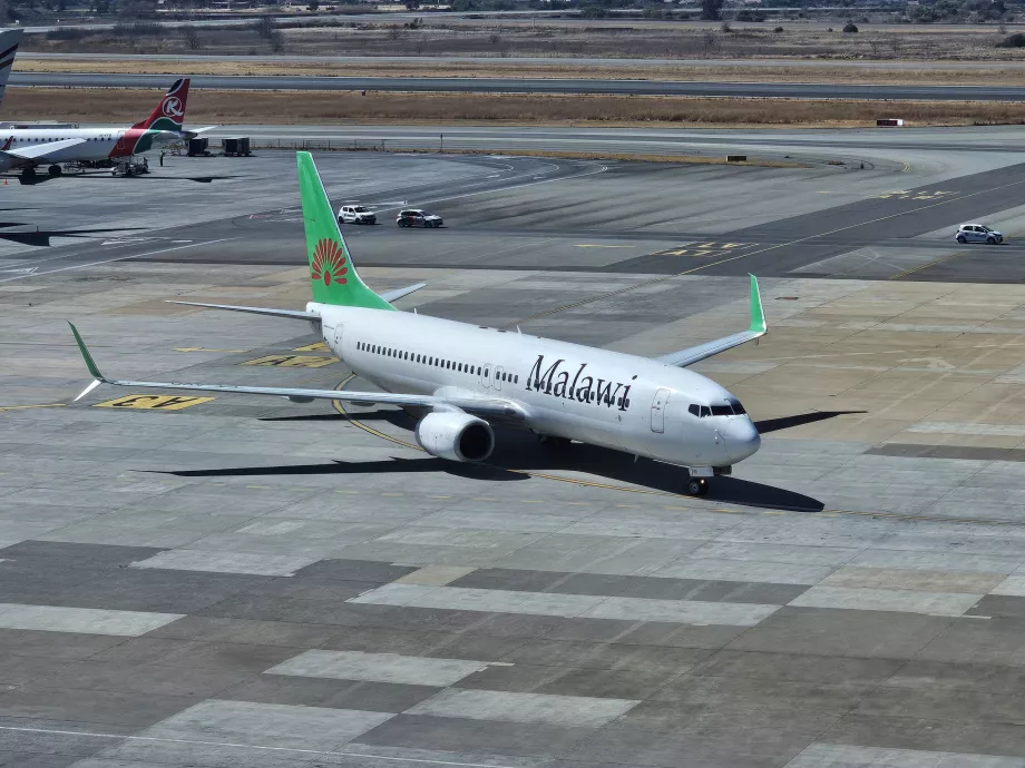 Malawi Airlines, Boeing 737 på Johannesburgs flygplats