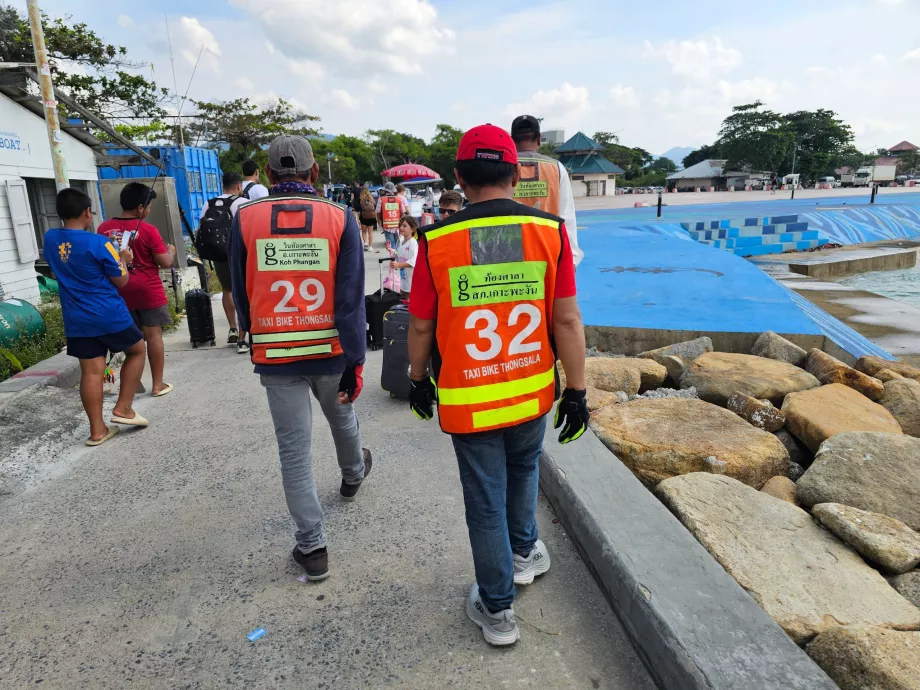 Taxi Bike, förare väntar vid kajen