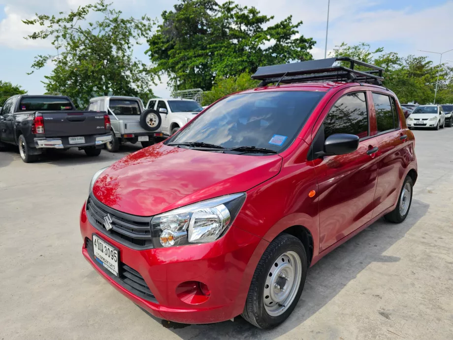 Hyrbil i parkeringshuset vid marinan