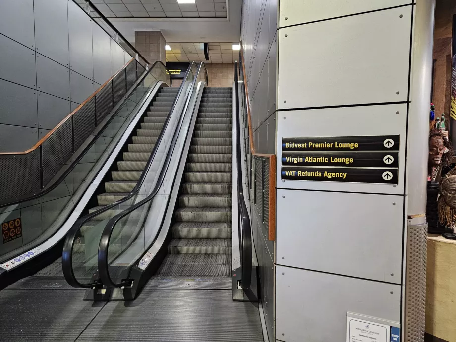 Rulltrappor till Bidvest Lounge