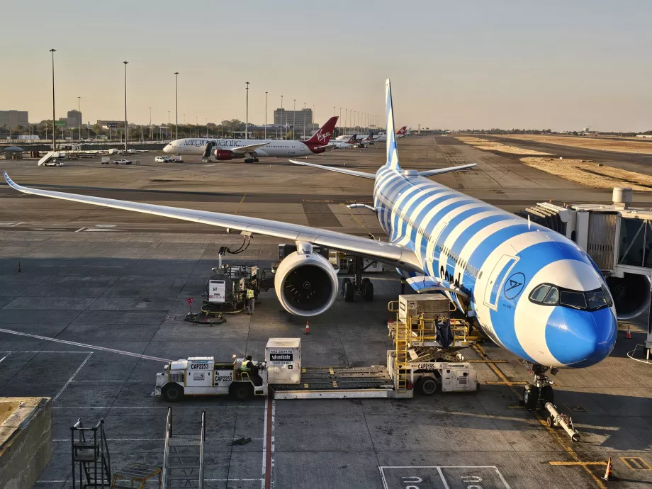 Airbus A330-900 på Johannesburgs flygplats