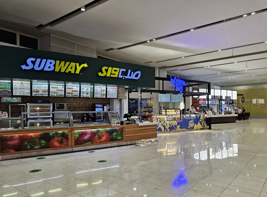 Liten food court, allmänt område, Terminal 3