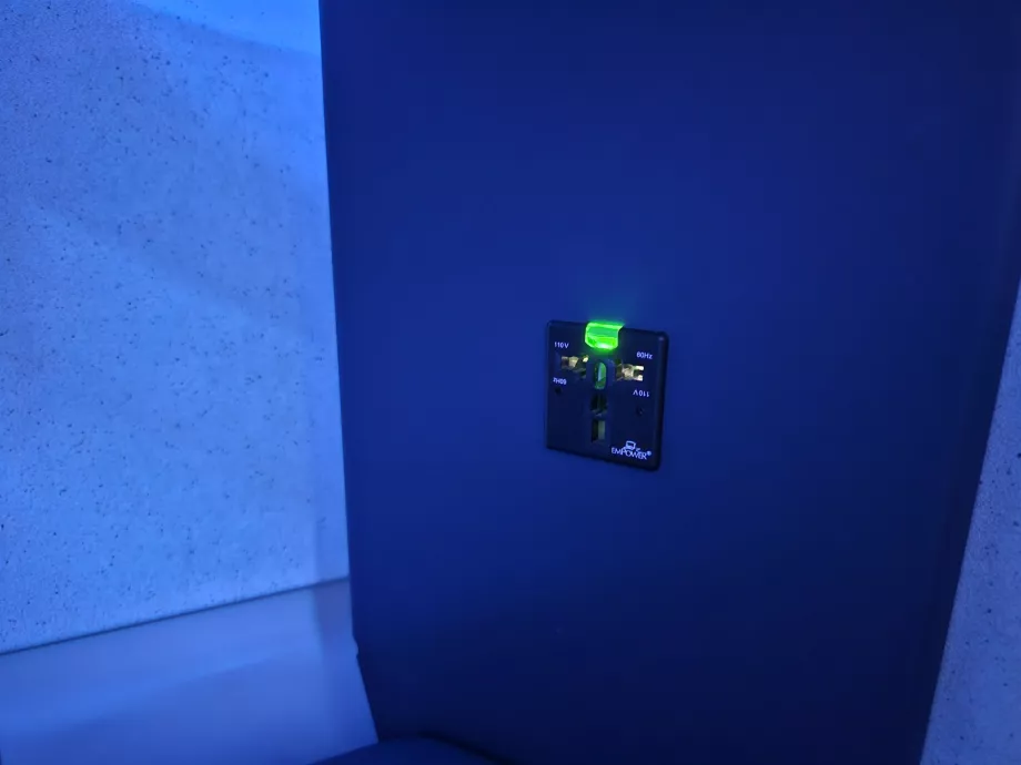 Uttag för laddning av elektronik