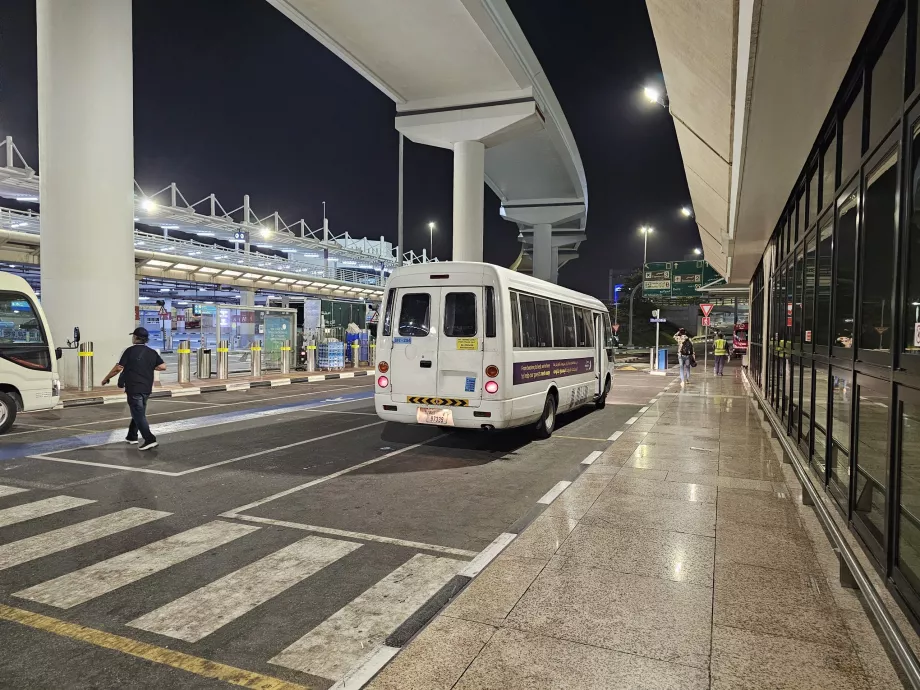 Hållplats för hotellbuss, Terminal 1